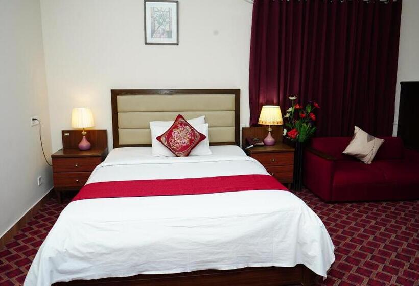 اتاق استاندارد با تخت بزرگ, Garden Residents Uttara   Lake View