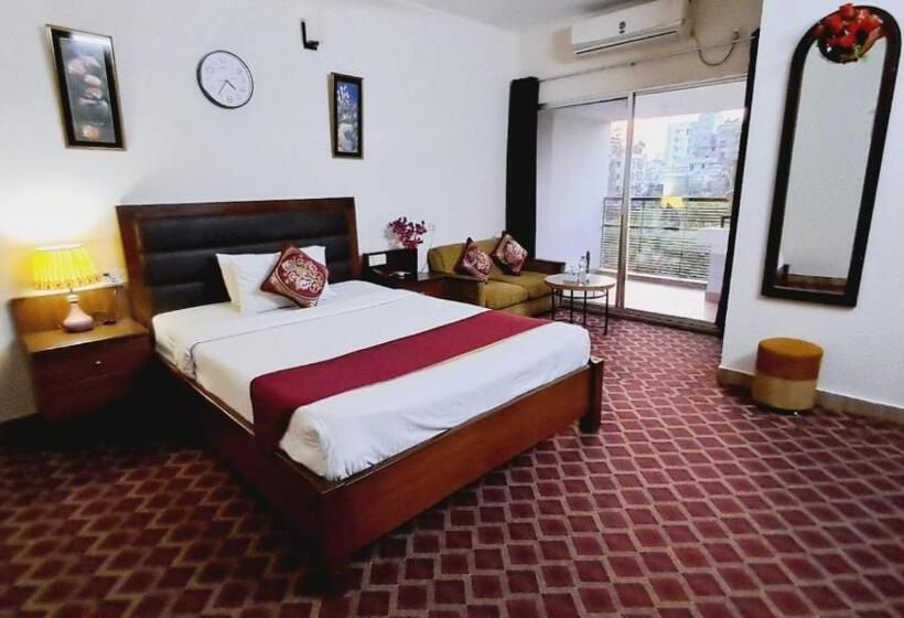 اتاق استاندارد با تخت بزرگ, Garden Residents Uttara   Lake View