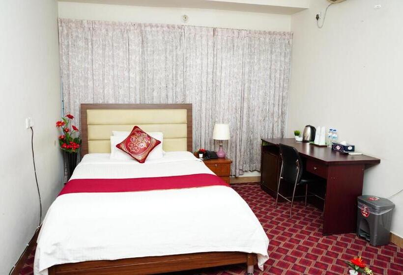 اتاق استاندارد با تخت بزرگ, Garden Residents Uttara   Lake View