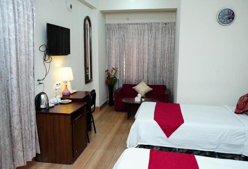 اتاق استاندارد با چشم‌انداز شهر, Garden Residents Uttara   Lake View