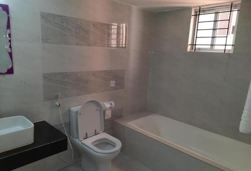 اتاق سوپریور خانوادگی, Garden Residents Uttara   Lake View