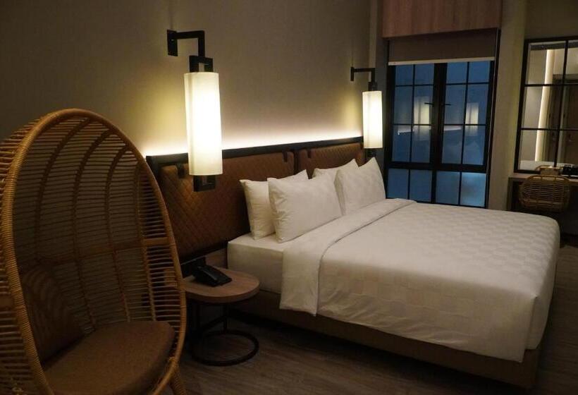 Полулюкс, Posto Dormire Sudirman