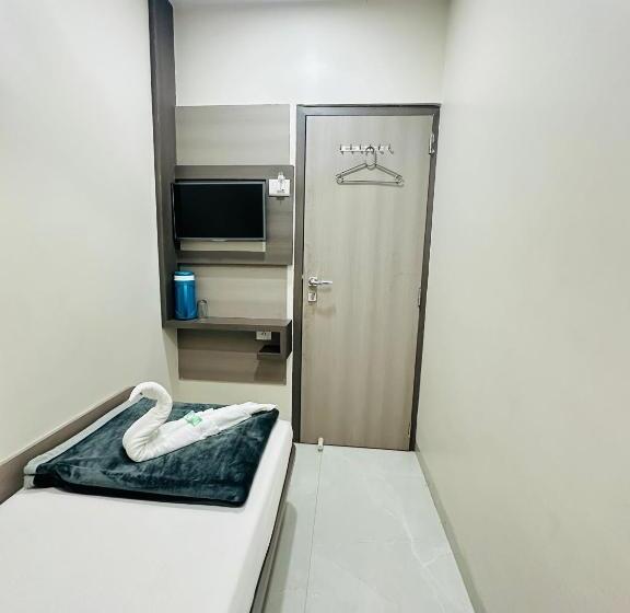 חדר סטנדרד יחיד חדר אמבטיה משותף, Rs Regency