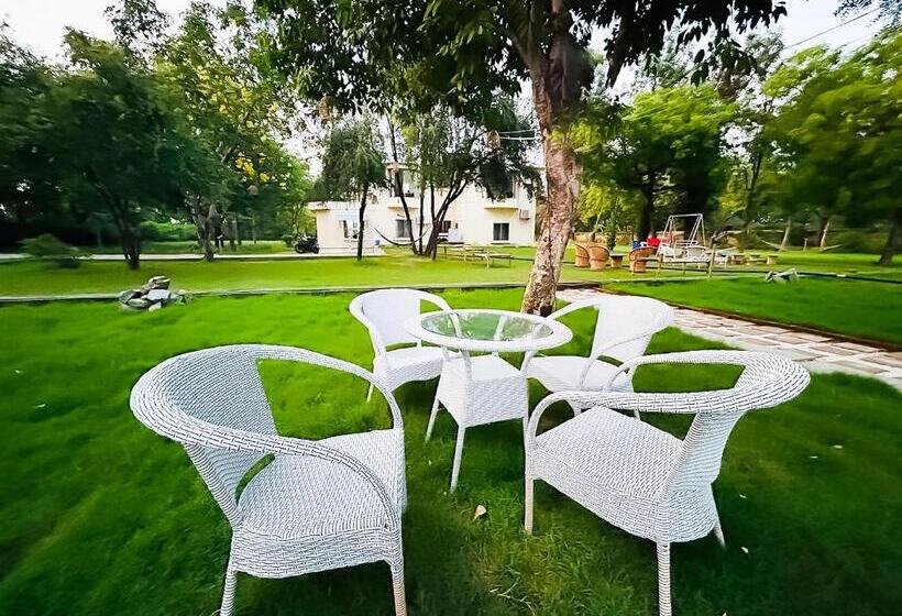 プール付き1ベッドルームヴィラ, Willow Wood Villa   Sohna Road Gurugram