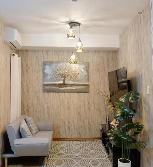 חדר משפחתי, Mesaverte Residences