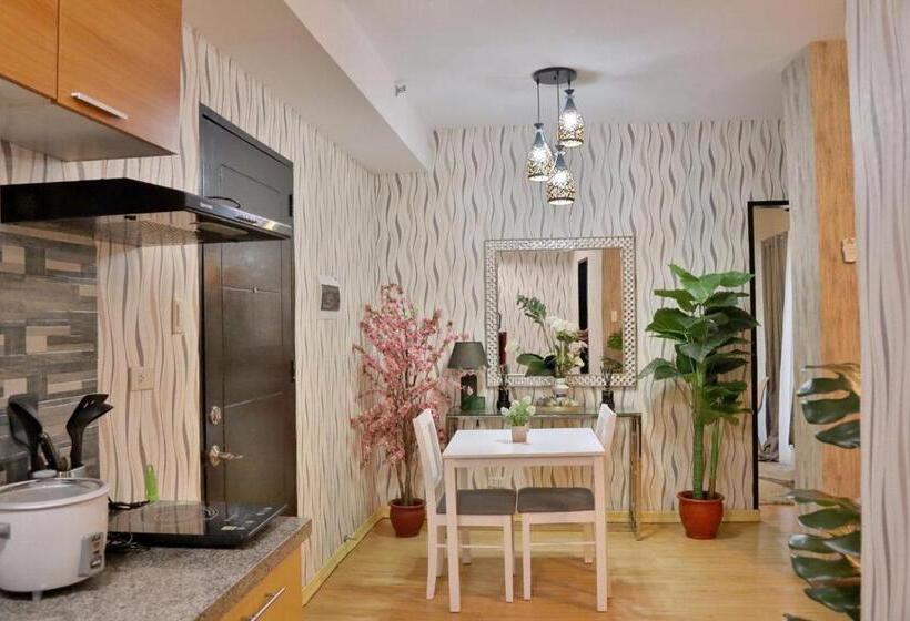 חדר משפחתי, Mesaverte Residences