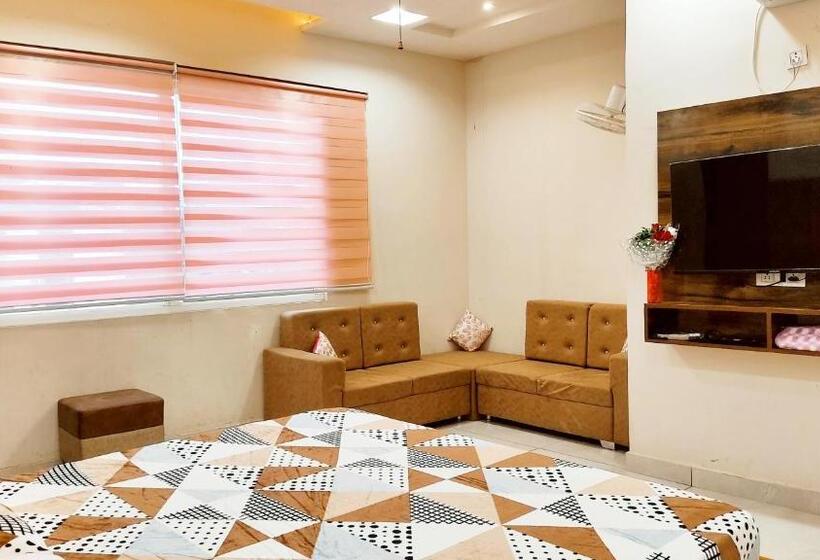 غرفة ديلوكس سرير كينج, Motel Desire Suites    Studio Luxurys   Lpu Law Gate    Special For Families, Students, Couples, Cor