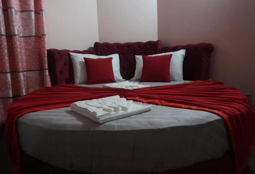 اتاق استاندارد سه نفره, Airport Villa D 87