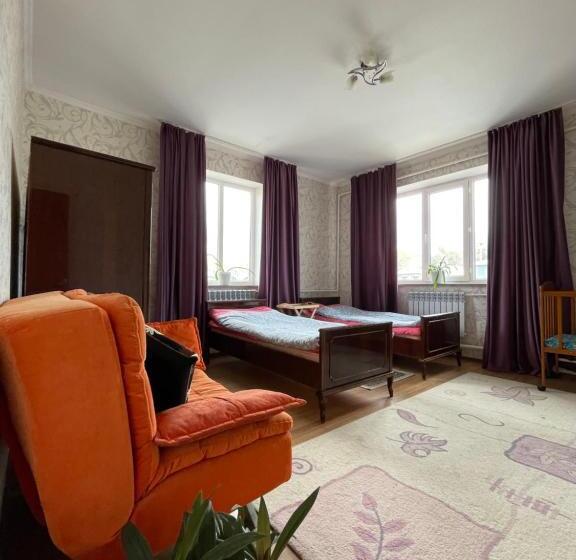 اتاق استاندارد با چشم‌انداز کوهستان, Lake House