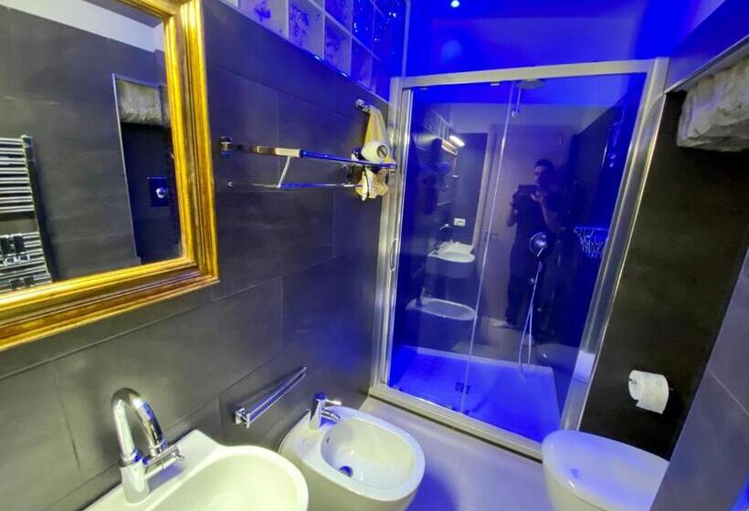 Четырехместный Номер Стандарт Вид на Море, The Manarola Main Plaza