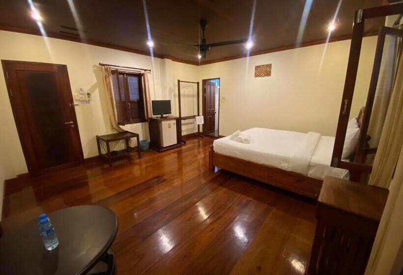 Номер Стандарт Вид на Сад, Somvang Khily Guesthouse 宋旺吉利 酒店