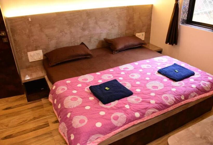 חדר משפחתי, Suyog Hotel,matheran