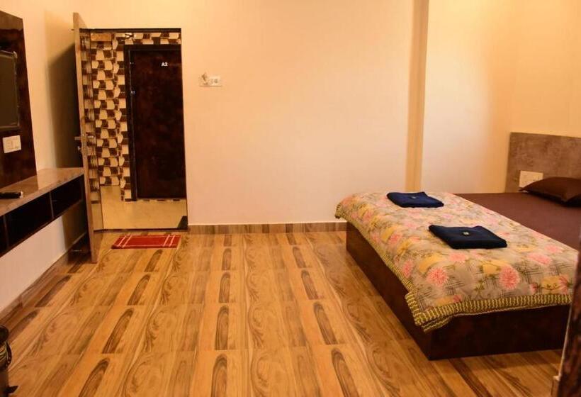 חדר דלוקס, Suyog Hotel,matheran