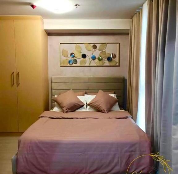 استودیو استاندارد با بالکن, The Glenanna At The Fort   Uptown Parksuites Tower2