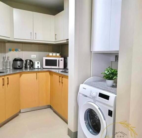 استودیو استاندارد با بالکن, The Glenanna At The Fort   Uptown Parksuites Tower2
