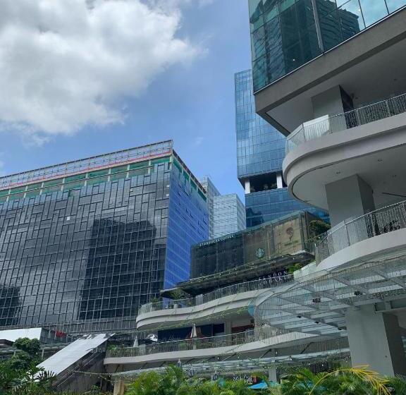 استودیو استاندارد با بالکن, The Glenanna At The Fort   Uptown Parksuites Tower2