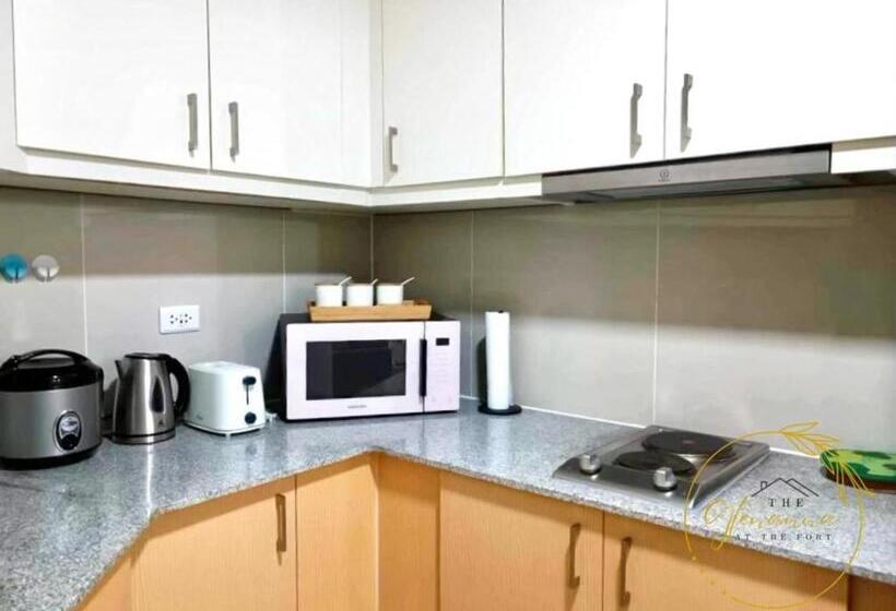 استودیو استاندارد با بالکن, The Glenanna At The Fort   Uptown Parksuites Tower2