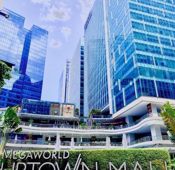 استودیو استاندارد با بالکن, The Glenanna At The Fort   Uptown Parksuites Tower2