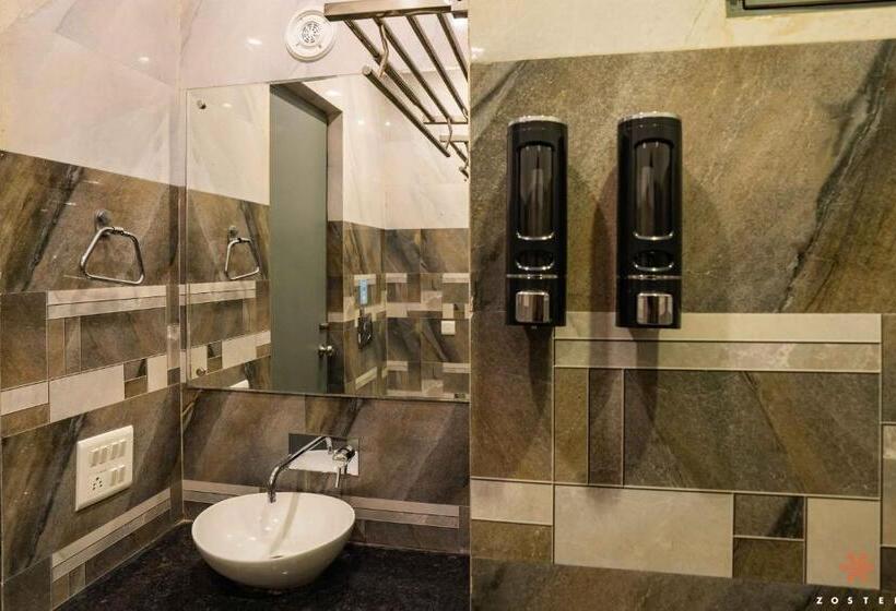 מיטה בחדר משותף, Zostel Jim Corbett