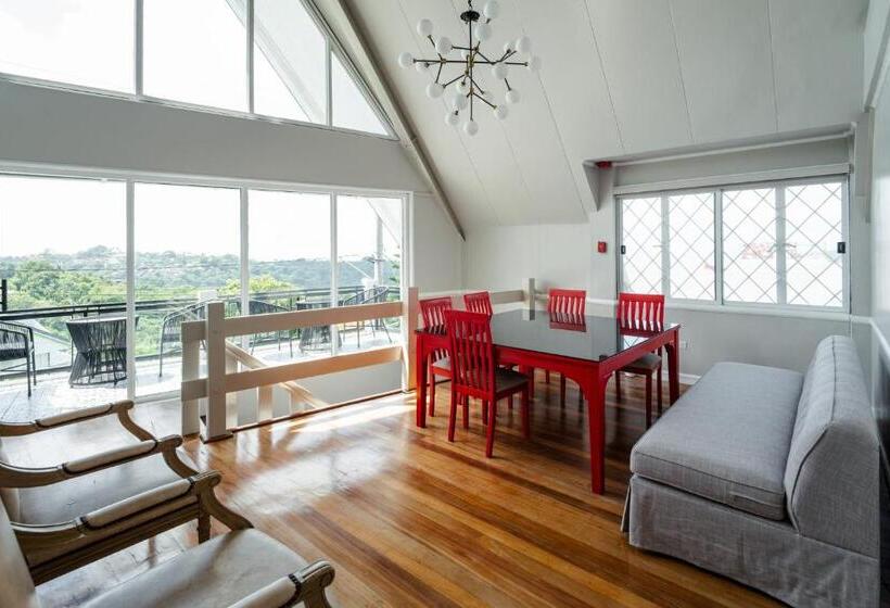 غرفة قياسية رباعية, Jacobs Hill Tagaytay