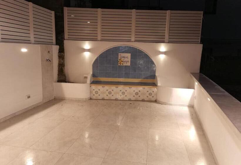 キングサイズベッドのスーペリアルーム, Lemon Gaja