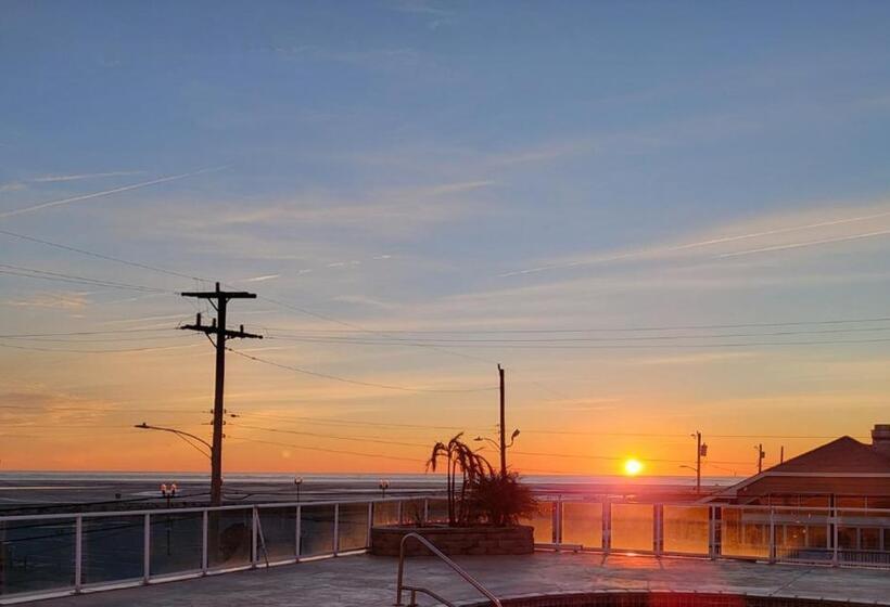 带1个卧室的带海景的公寓, Champagne Isle Resort Unit 107