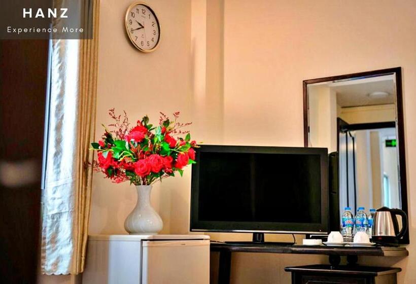 Chambre Standard, Hanz Thanh Thu