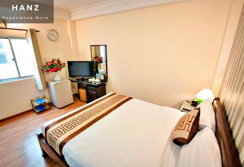 Chambre Standard, Hanz Thanh Thu