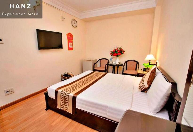 Chambre Standard, Hanz Thanh Thu