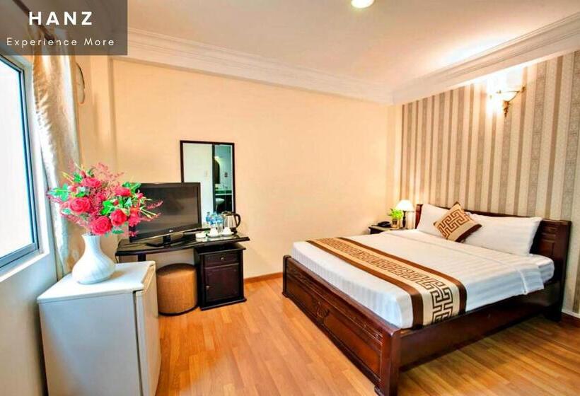 Chambre Standard, Hanz Thanh Thu