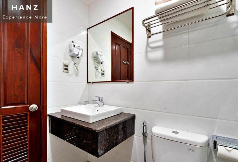 Chambre Standard, Hanz Thanh Thu