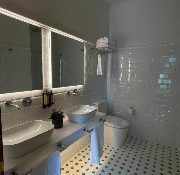 جناح جونيور مزوَّد بتراس, El Rosal De Cudillero