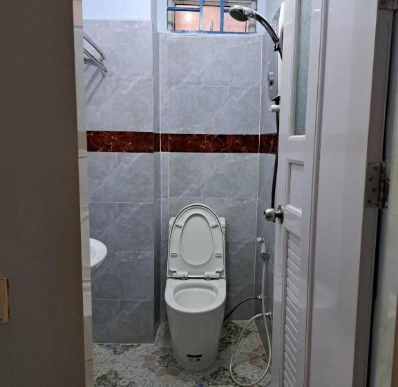 اتاق خانوادگی, Guesthouse Chamroeun Mongkul