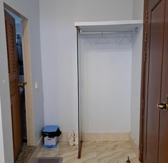 اتاق استاندارد, Guesthouse Chamroeun Mongkul