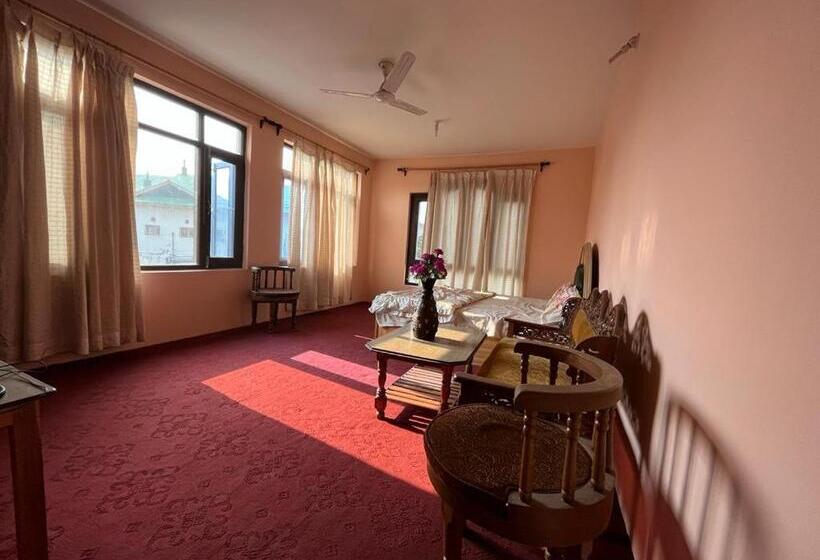 Номер Стандарт Вид на Сад, Johns Palace