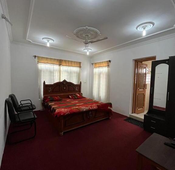 Номер Стандарт, Johns Palace