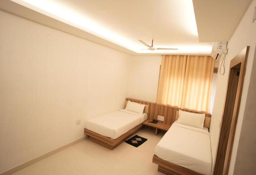 标准间, Shanti International