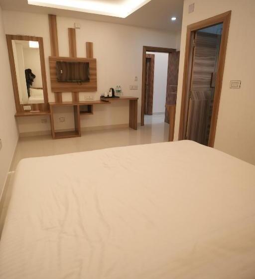 套房, Shanti International