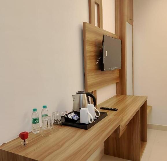 套房, Shanti International