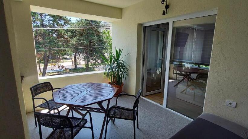 اتاق استاندارد چهار تخته, Casa Francisc