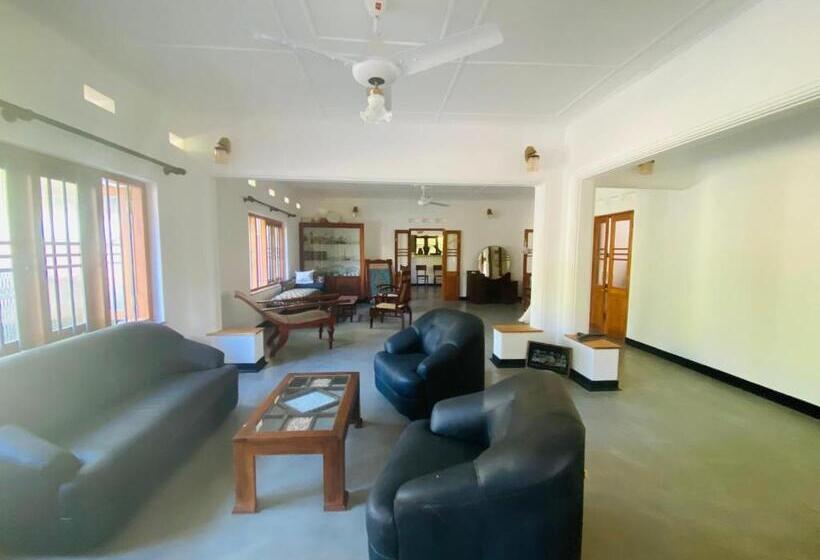 اتاق لوکس, Happy Valley Residence Unawatuna