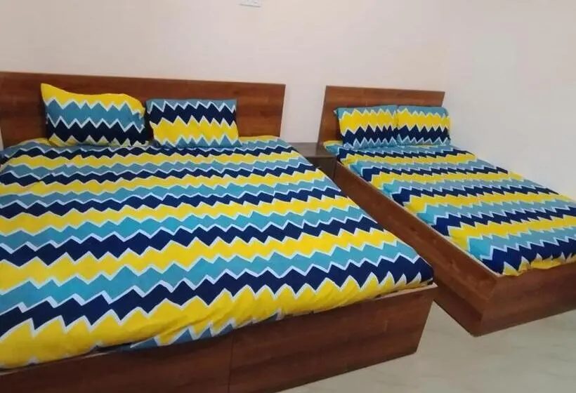 Basic Kolmen Hengen Huone, Shiv Shakti Palace