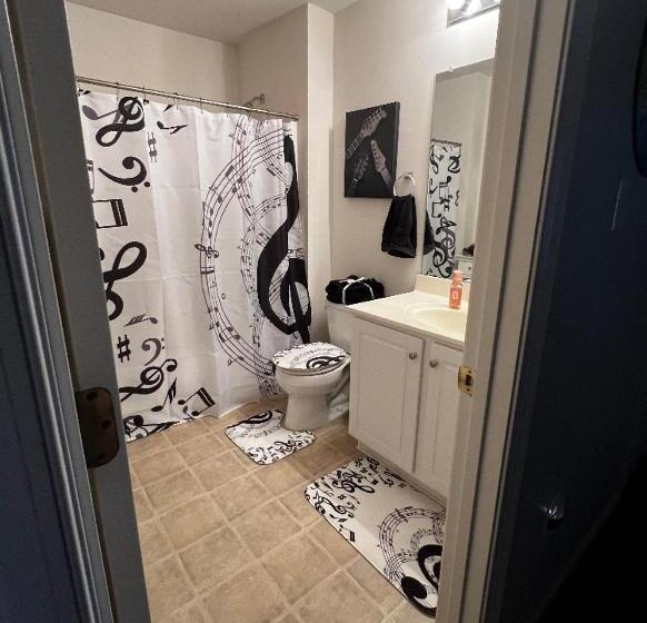 غرفة ديلوكس, The Music House