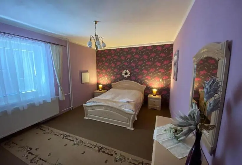 Perhehuone, Turistická Ubytovňa Vartáš