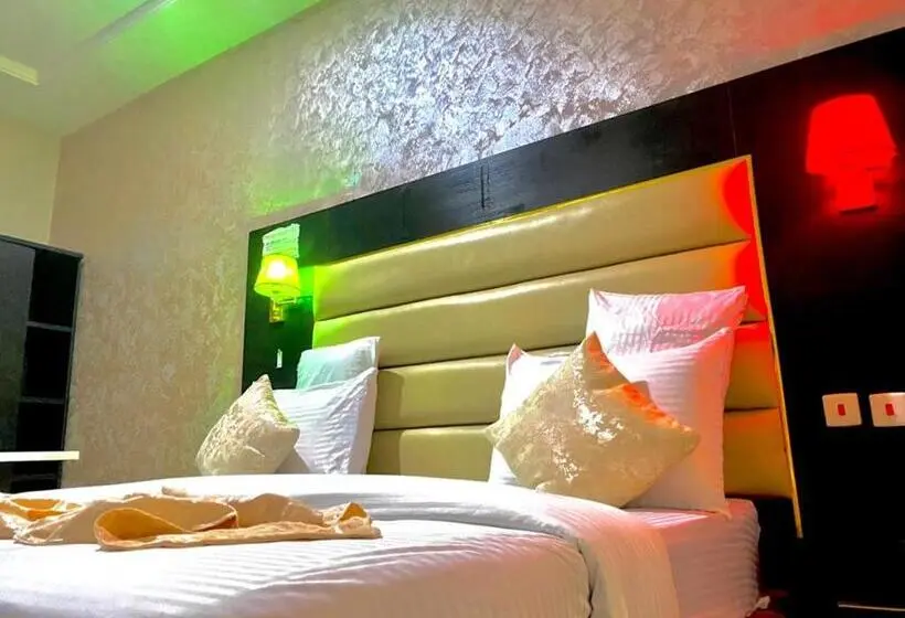 سوییت لوکس, Rove Luxury Hotel And Suites