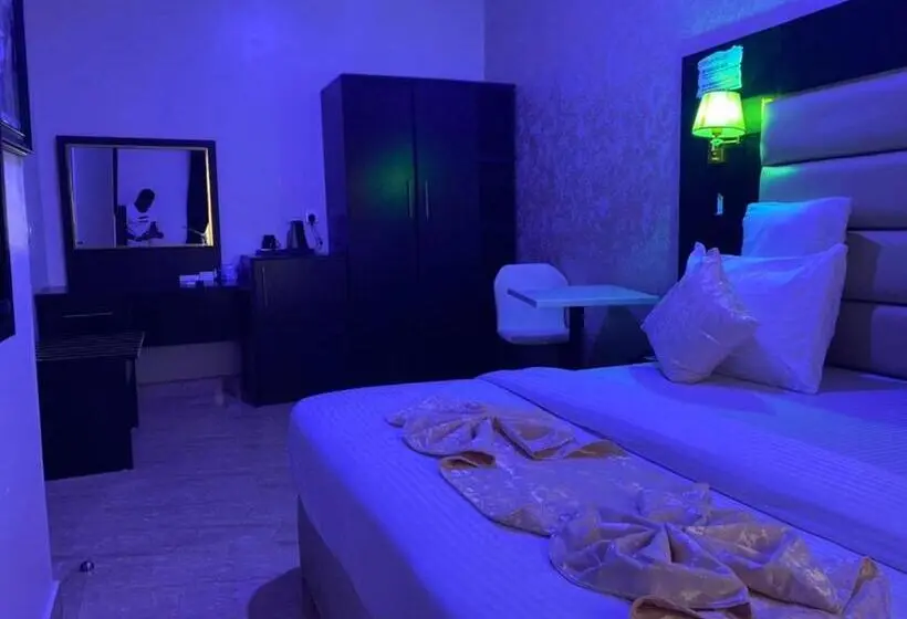 سوییت لوکس, Rove Luxury Hotel And Suites