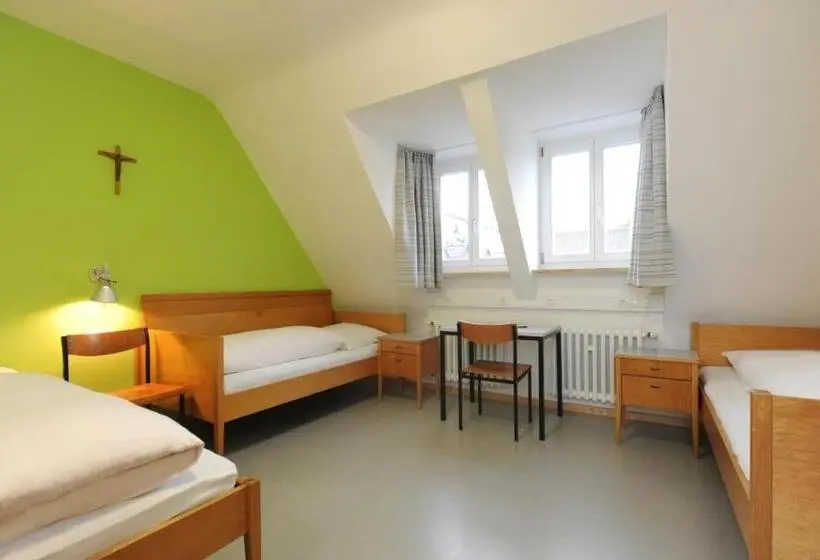 浴室共有スタンダード4人用ルーム, Bildungs Uns Tagungshäuser Vierzehnheiligen Diözesanhaus