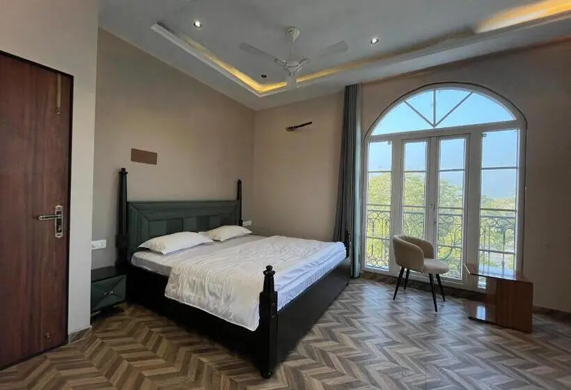 Sviitti Vuoristonäkymä, Hari Leela Fort View Palace