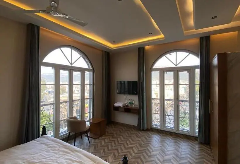 Sviitti Vuoristonäkymä, Hari Leela Fort View Palace