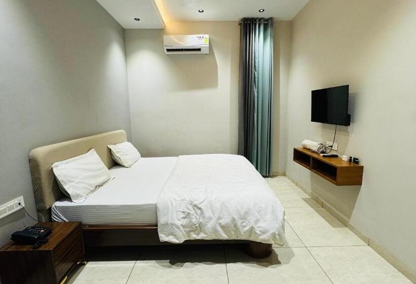 Quarto Deluxe, Hari Leela Fort View Palace